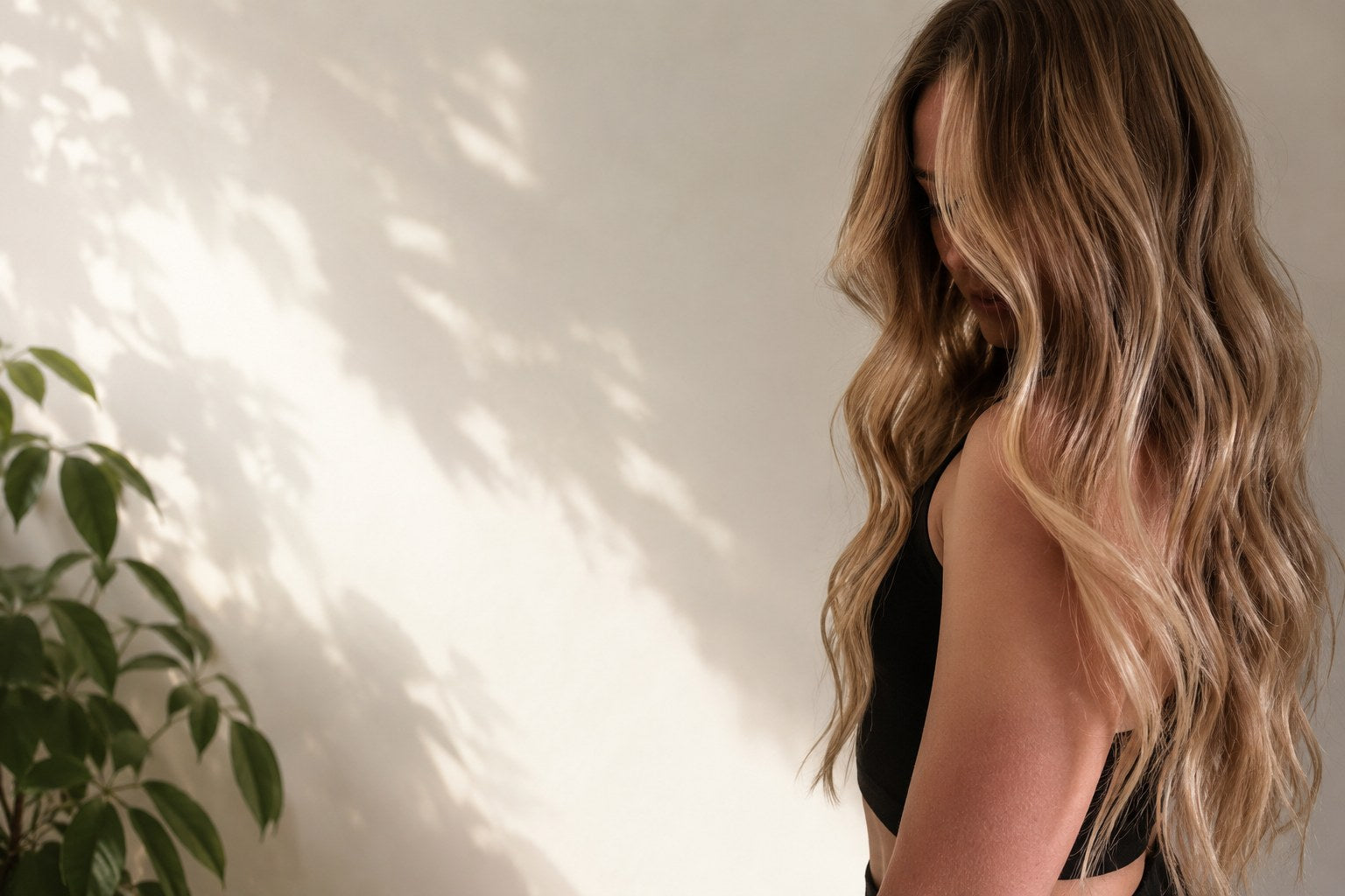 Dimensional blonde, botanical light